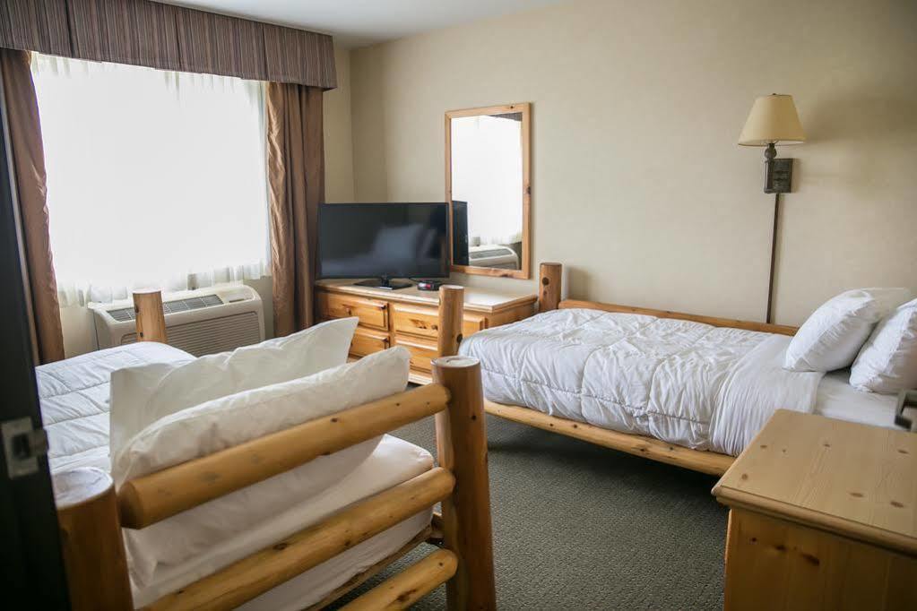 Thumper Pond Resort Ottertail Экстерьер фото